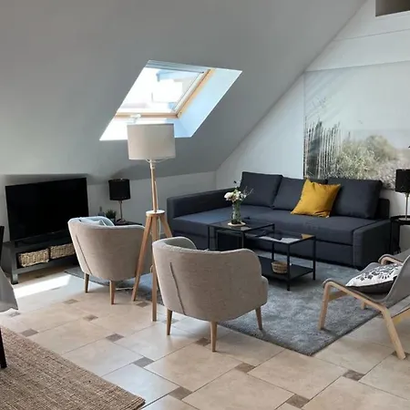 Διαμέρισμα Cosy With Large Terrace Near The *